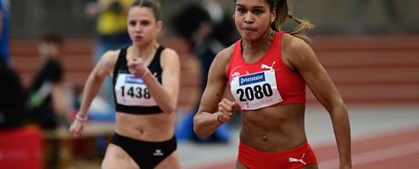 Naomi Baumann (TSB Schwäbisch Gmünd) wurde mit einer Zeit von 7,72 Sekunden Zweite im A-Finale der U20-Frauen über 60 Meter bei den BW-Leichtathletik-Hallenfinals und erfüllte damit die DJHM-Norm.
